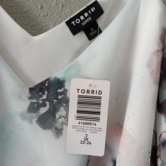 Torrid adjustable strap sheer top size 3 22/24 - Picture 2 of 6